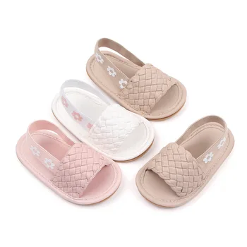 Летняя детская обувь, плетеные сандалии для девочек, модная детская кожаная обувь 2023 года, тапочки принцессы в стиле ретро на мягкой подошве, детская пляжная обувь
