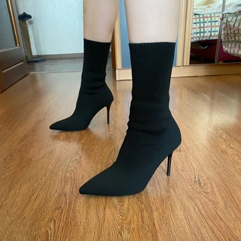 Женская обувь 2023 года, новые дышащие трикотажные эластичные женские ботинки с носками, пикантные ботинки на высоком каблуке с острым носком, большие размеры 42, модные вечерние туфли